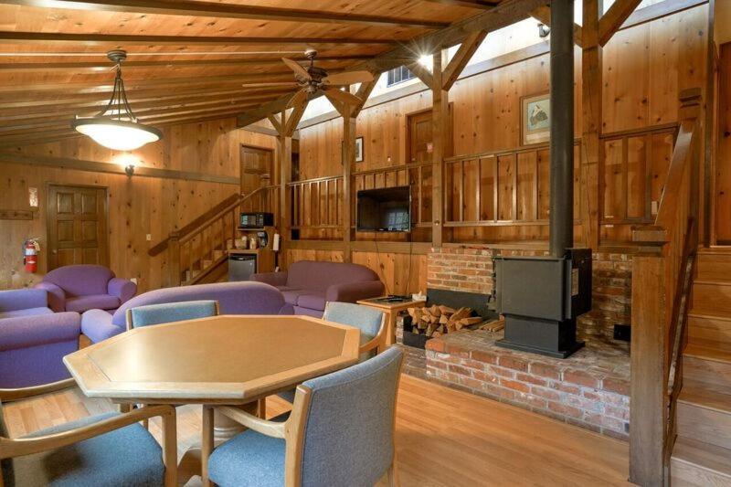 Silver Falls Lodge & Conference Center Sublimity Экстерьер фото